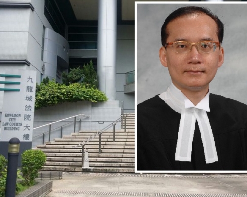 被告在九龍城裁判法院向裁判官羅德泉擲饅頭。