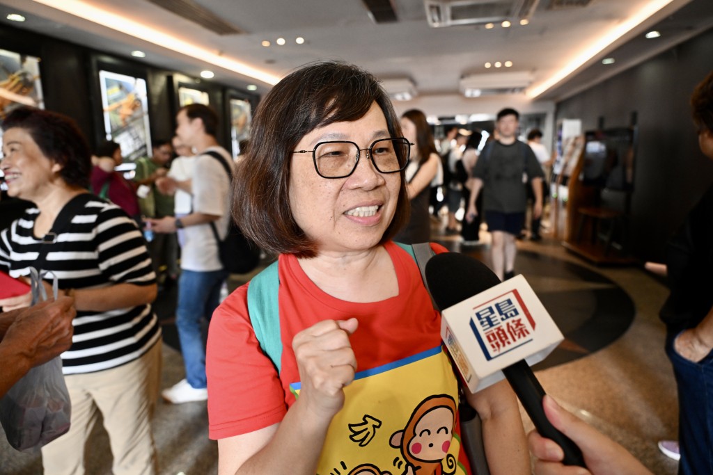 譚小姐指海運戲院是香港市民的集體回憶,一定要來告別。 譚小姐指海運戲院是香港市民的集體回憶,一定要來告別。