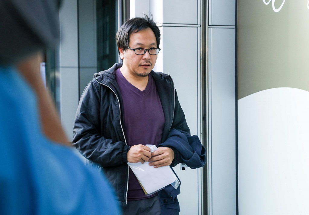 徐滿柑離開廉署總部。何家豪攝