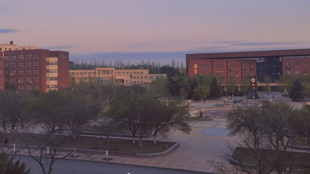 瀋陽師範大學。 微博