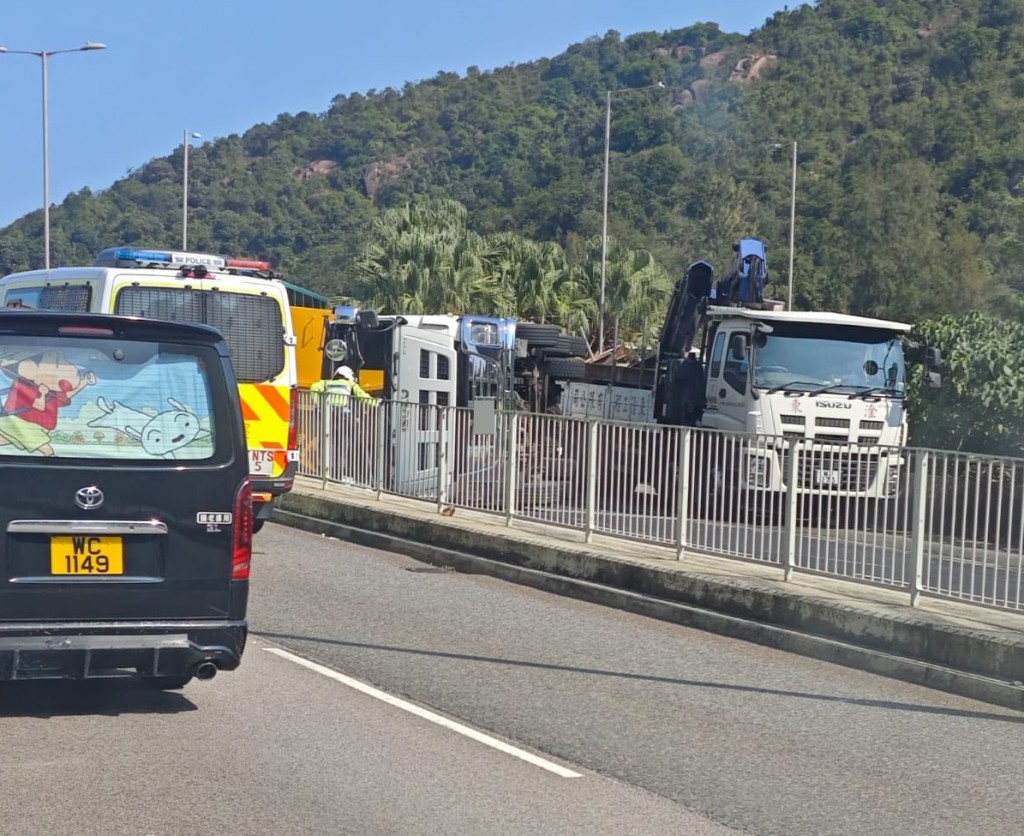 fb馬路的事 (即時交通資訊台)圖片