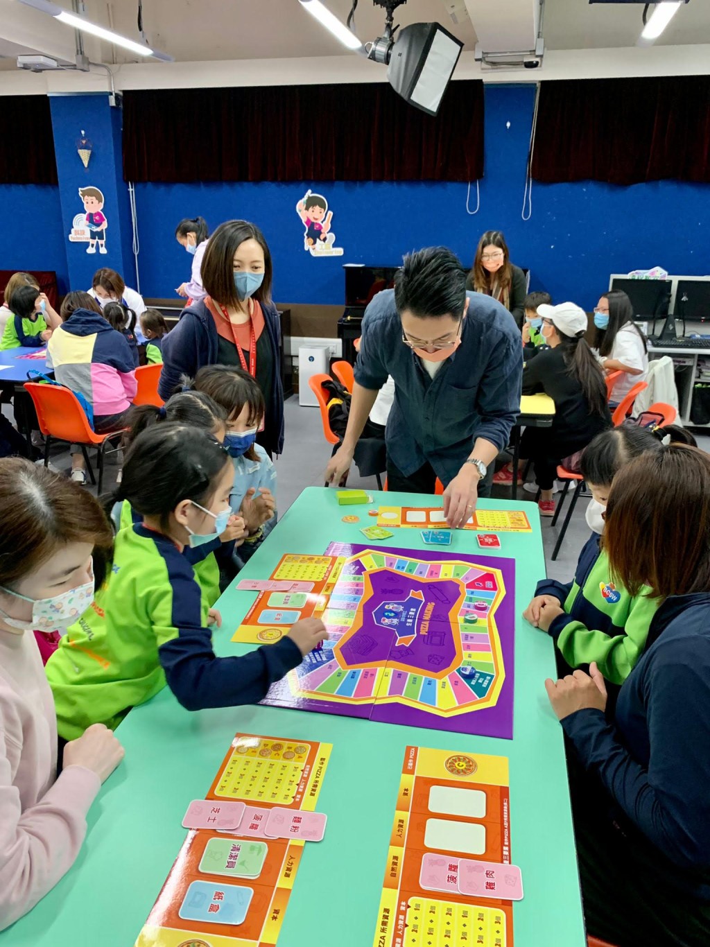 香港家庭教育學院曾舉辦親子工作坊。