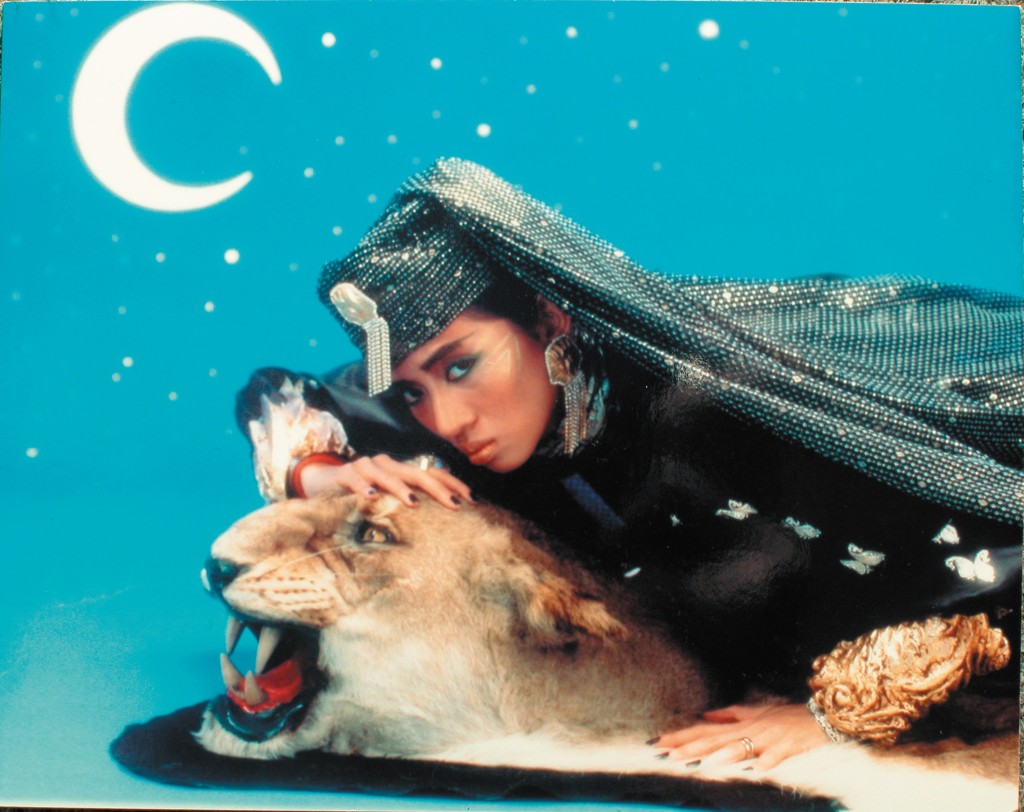 梅艷芳在1986年推出《妖女》唱片專輯。