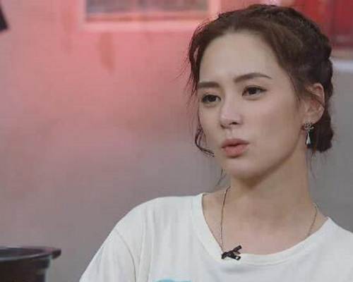 出道18年的阿娇在节目中难得吐露真性情。