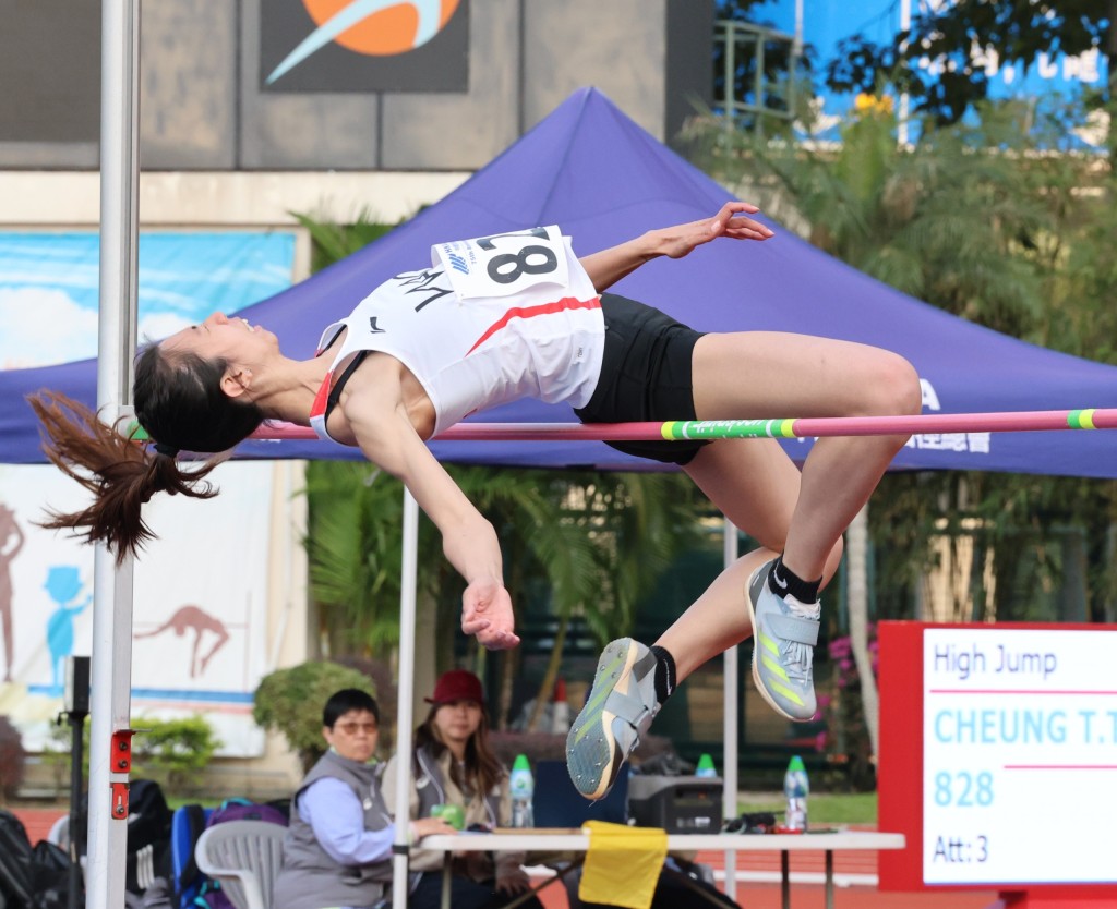 张芷婷破PＢ夺亚。徐嘉华摄