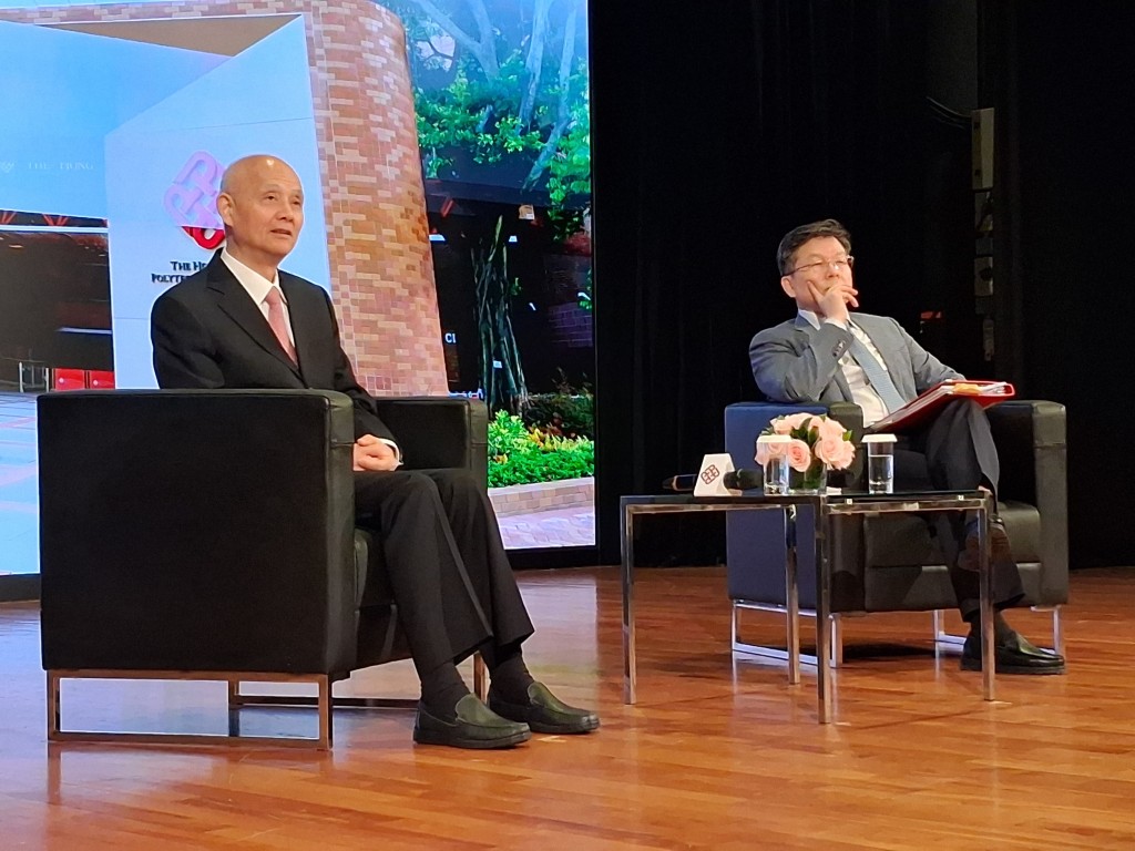 羅林泉(左)和孫功誼(右)在問答環節中回應提問。歐文瀚攝 羅林泉(左)和孫功誼(右)在問答環節中回應提問。歐文瀚攝