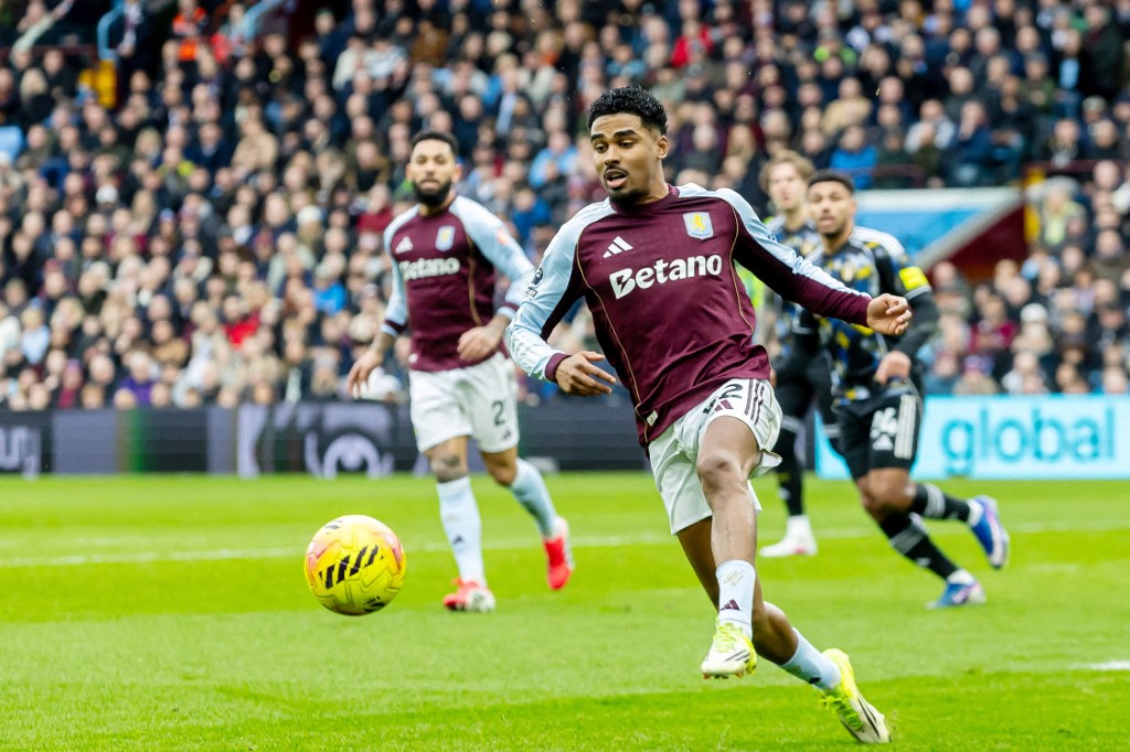 現時效力維拉的伊恩馬臣為車路士透過與其他球會進行互相買賣青年軍，以製造帳面利潤的一大例子。法新社