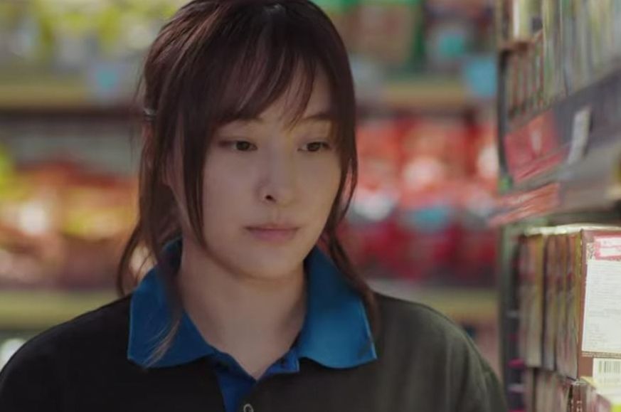 陳瀅素顏演窮家女，但一樣天生麗質 。