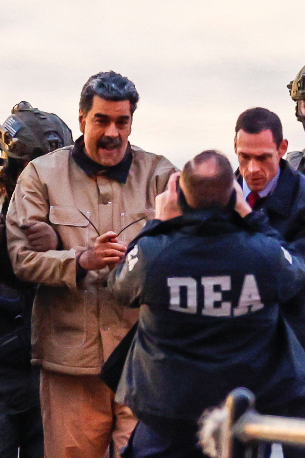 馬杜羅被帶至紐約法院進行審訊。路透社