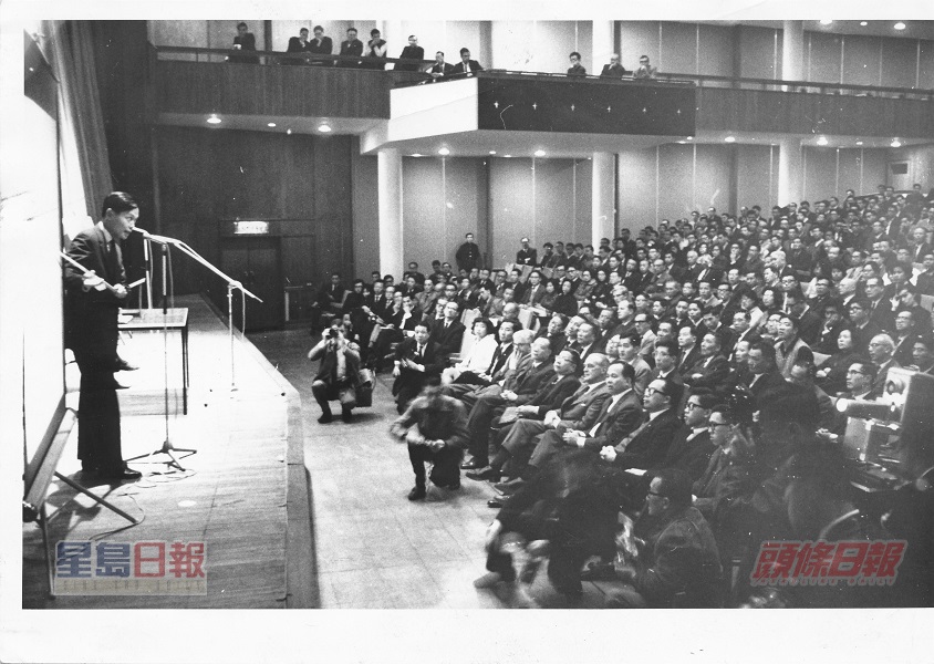 貝爾物理學獎得主楊振寧，1964年於大會堂音樂廳作學術性演講。資料圖片