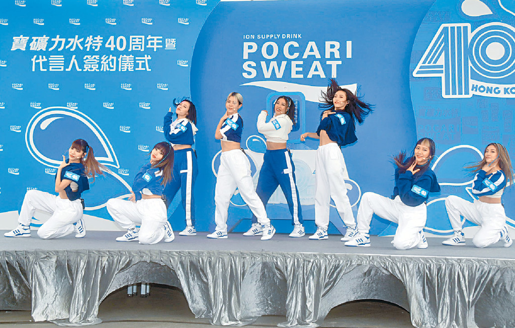 ■COLLAR在台上又唱又跳，好有活力。
