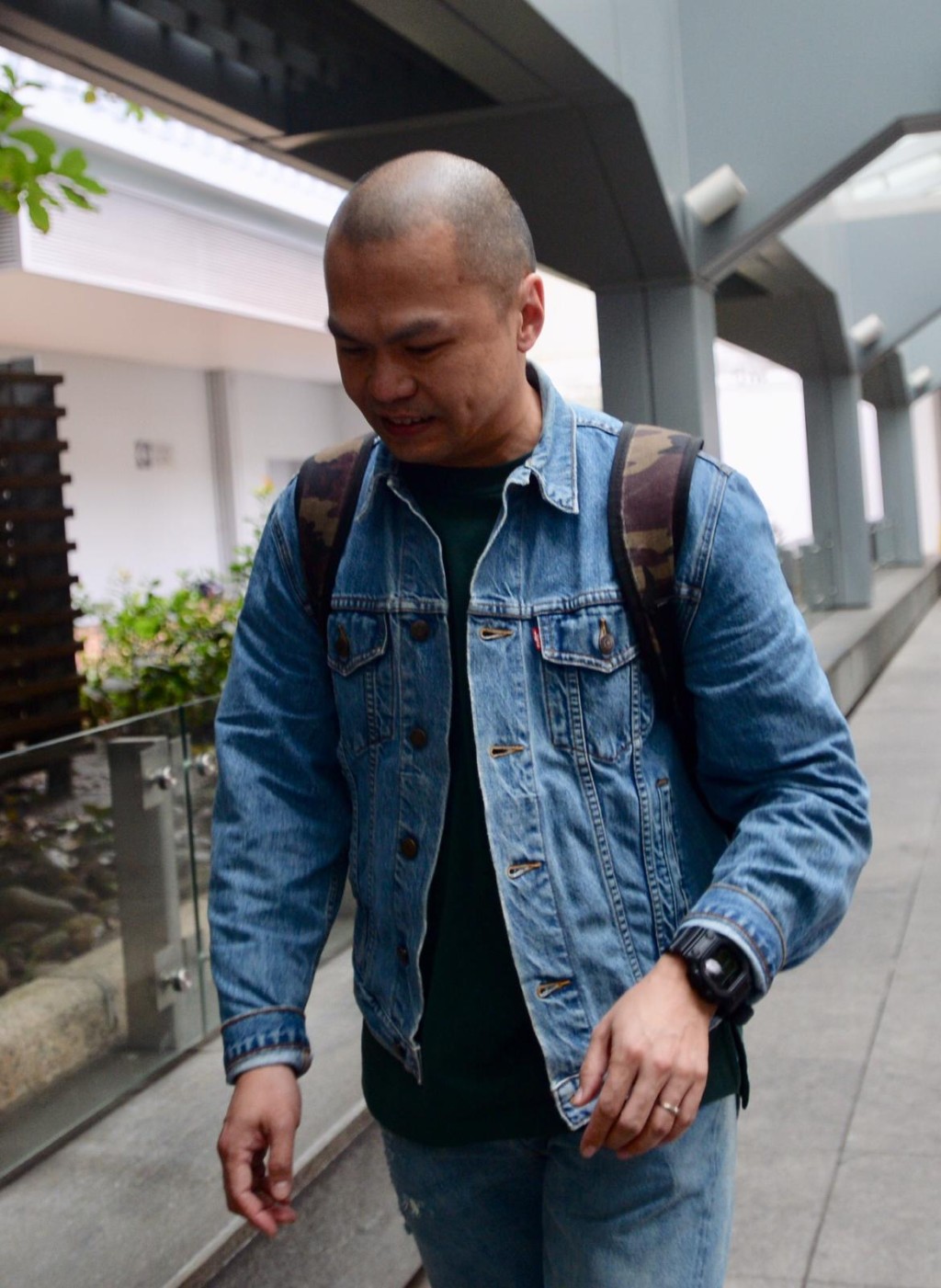 案發時任職該金行的營業員謝嘉輝