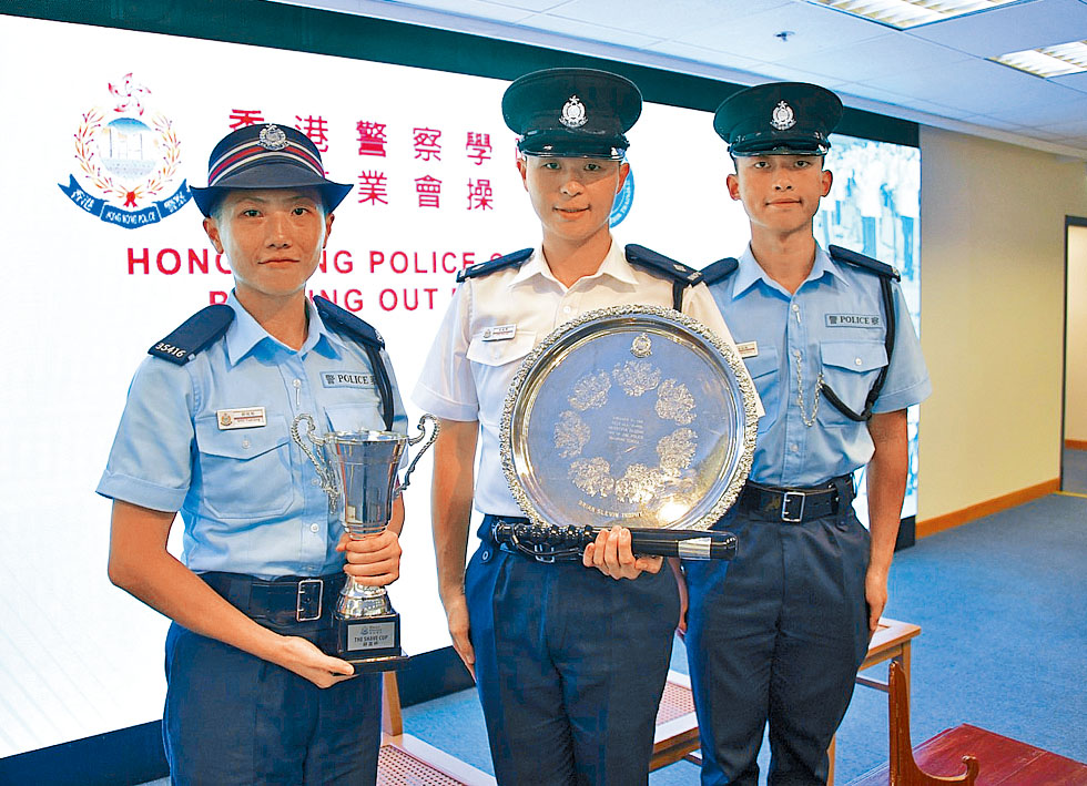 3名傑出學員，（左起）邵悅彤、朱健樂及孫銘駿。