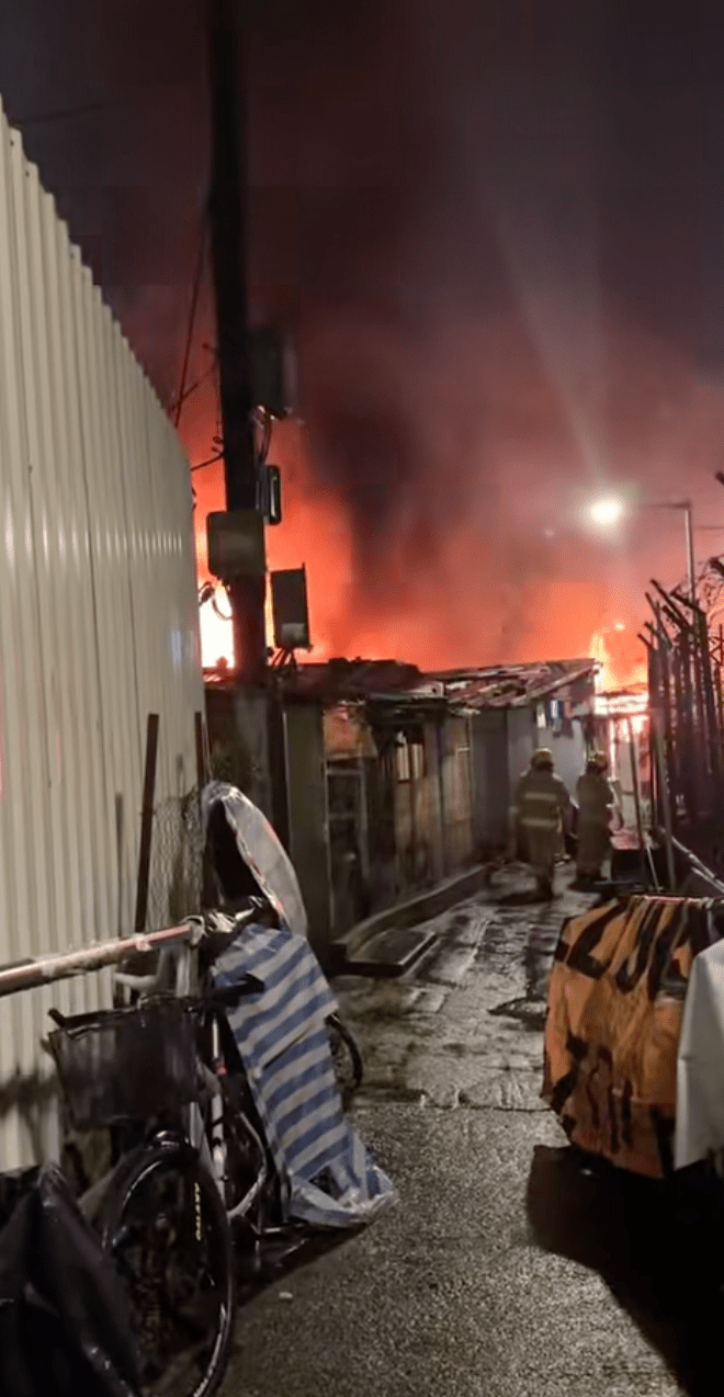 粉嶺靈山村鐵皮屋起火 5旬漢證實死亡。 fb@北區之友 Friends of North District (上水、粉嶺、沙頭角和打鼓嶺)