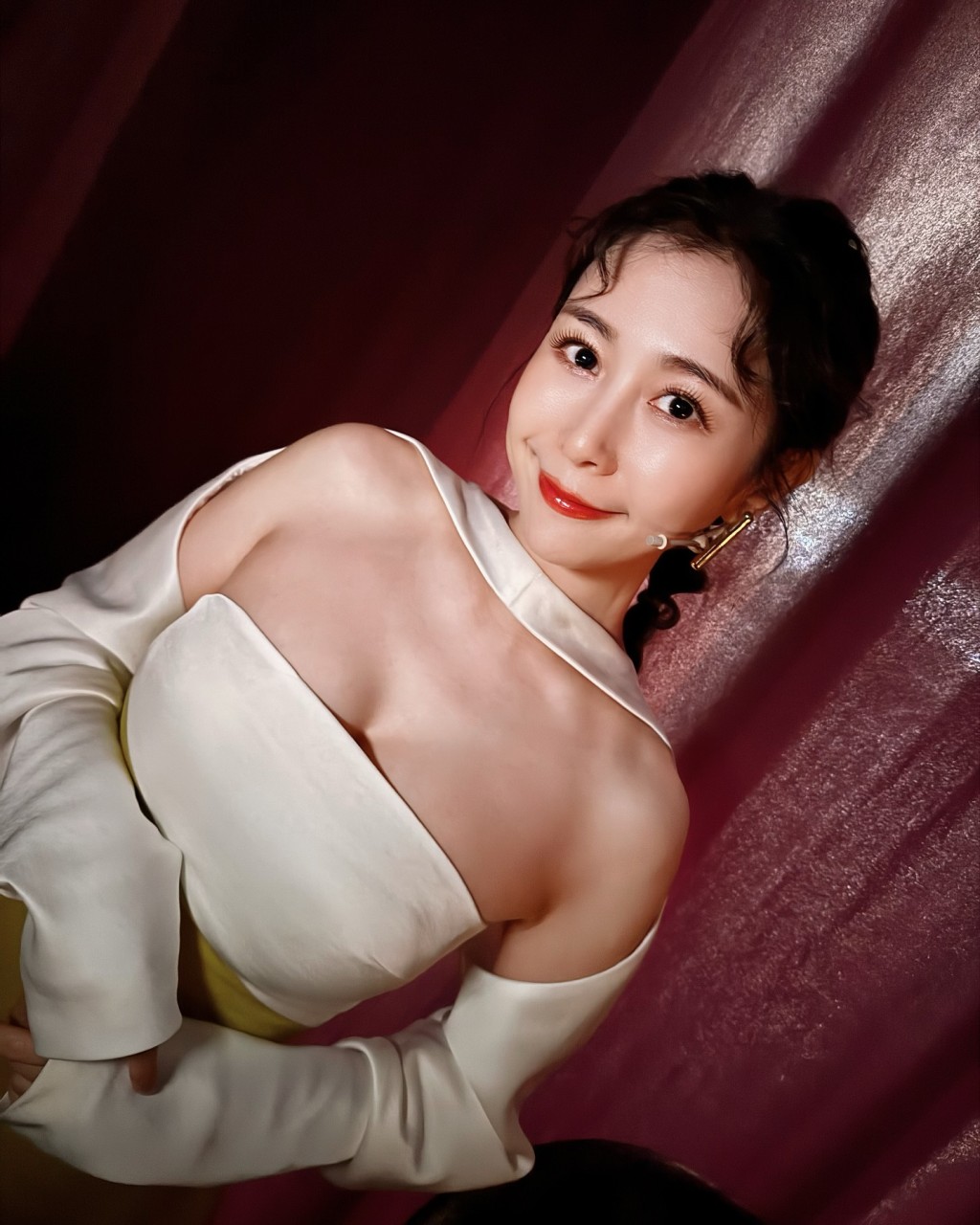 Albee身材極好。 Albee身材極好。