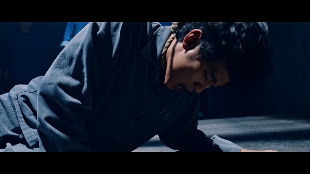 吊高十幾秒再撻落地。