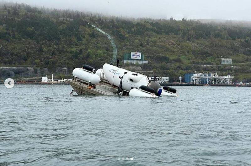 探索观光铁达尼号残骸的观光潜艇。IG