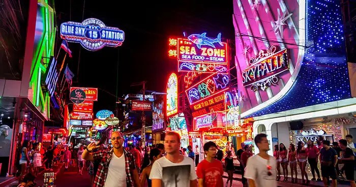 泰國12月15日起，夜店可以營業至凌晨4時，方便遊客盡興。網絡圖片