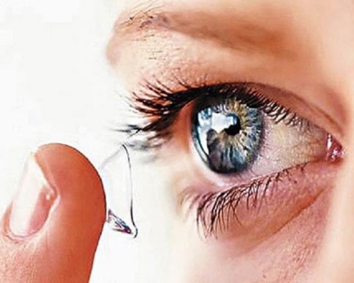 被告指，其中一款品牌，由韩国发往香港，再从香港发到上海。