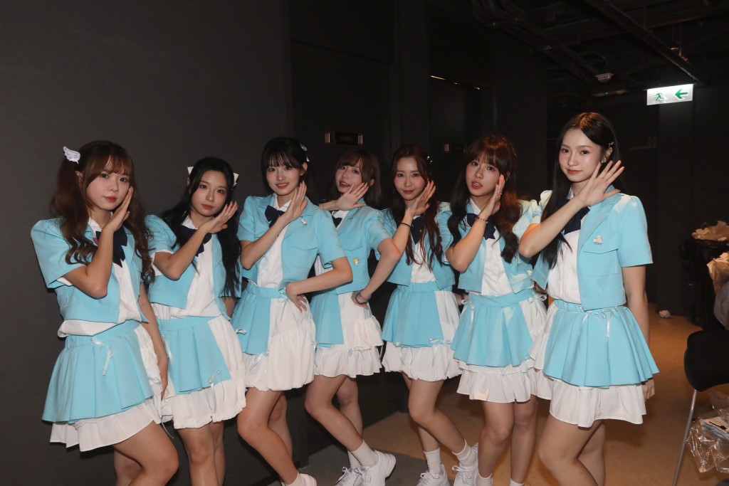 IdG Bubbles （左起：夢月、Anesa、家鑾、小倬、Cindy、Yoyo、Kathy）