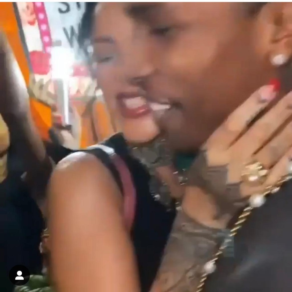 Rihanna同男友玩得好開心。
