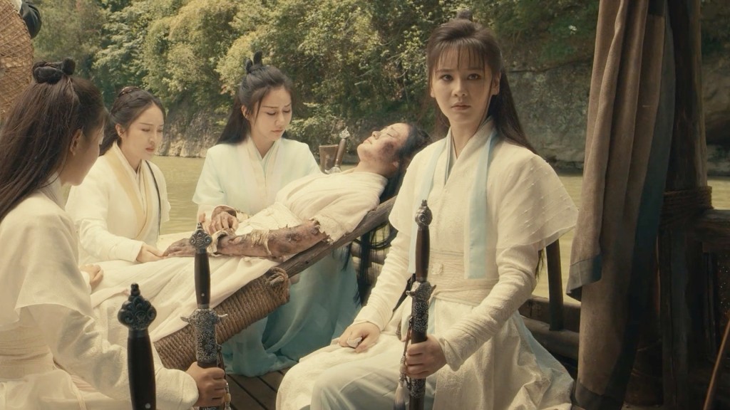 王晶执导的《倚天屠龙记》被指女主角与配角「撞样」。(电影剧照)