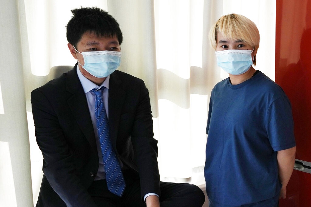 中國維權人士王靖渝的未婚妻吳歡指在杜拜遭到懷疑是中國政府人員秘密拘留。AP圖片