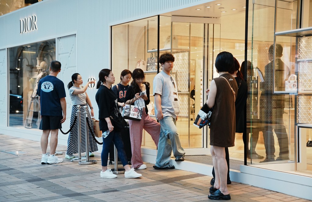 金澤培指,本港整體經濟有所增長,但各界感受不同。 金澤培指,本港整體經濟有所增長,但各界感受不同。