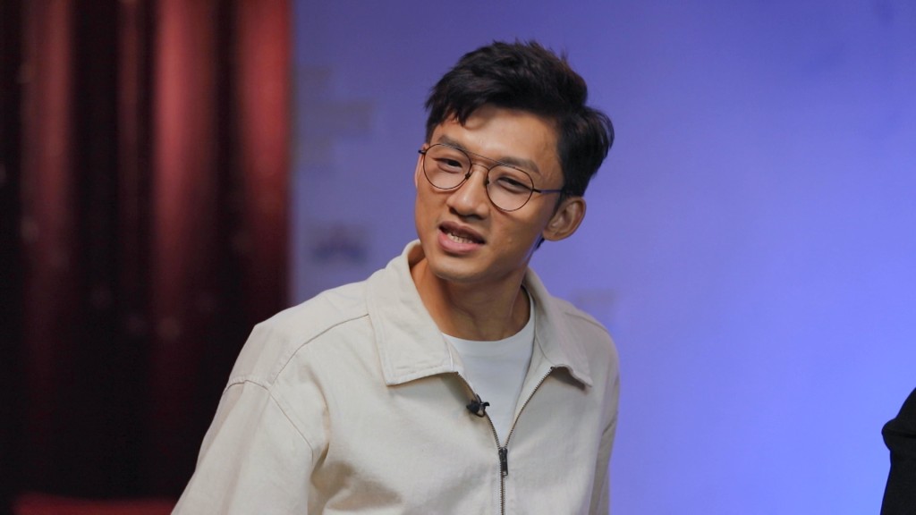 陳湛文連路人甲的角色也不放過參演。