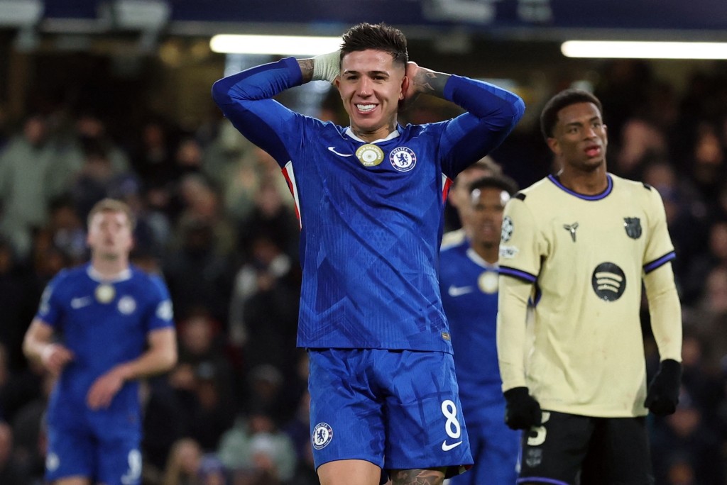 车路士3：0击败一半时间十人应战的巴塞。路透社