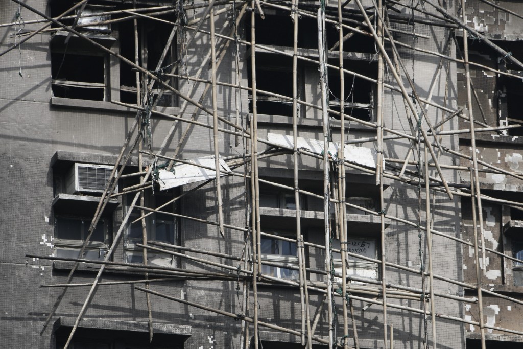 工人們以14人為一組進行作業，而宏泰閣不幸罹難的工人均屬同一組。