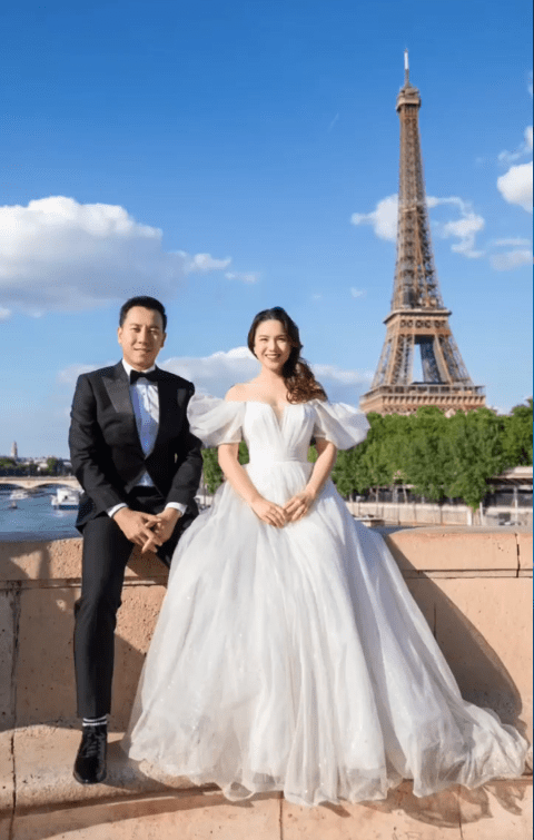 鄺美璇大方晒未婚夫正面樣。