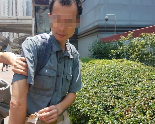 男子涉撕毀口供紙及攻擊性藏武器。資料圖片