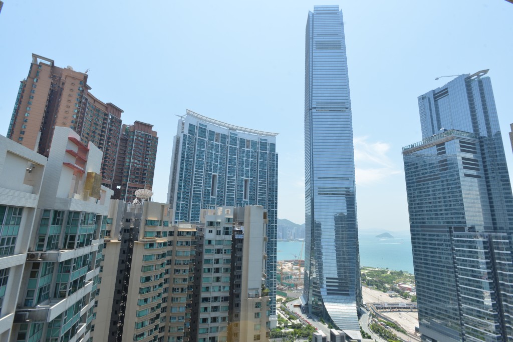 環球貿易廣場是維港西面一帶最高建築。資料圖片