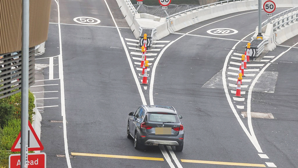 對於這類人的行為,大家都感到匪夷所思。 對於這類人的行為,大家都感到匪夷所思。