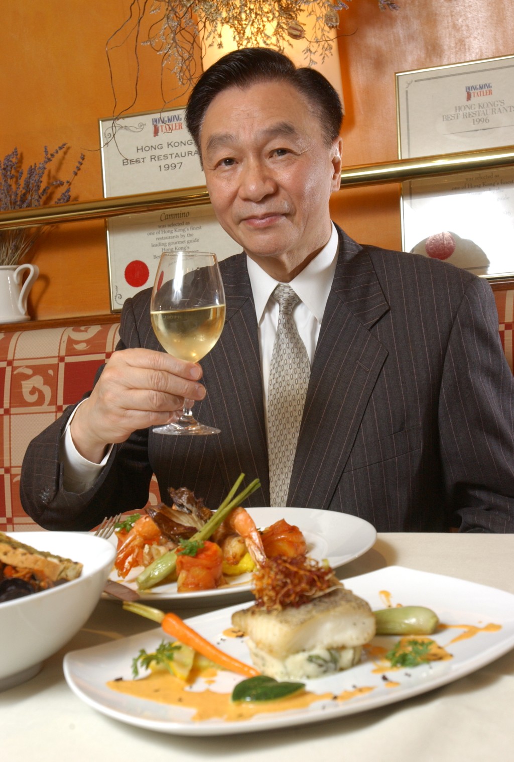 韋基舜曾在多份香港報章雜誌撰寫專欄，內容主要為香港歷史掌故。資料圖片