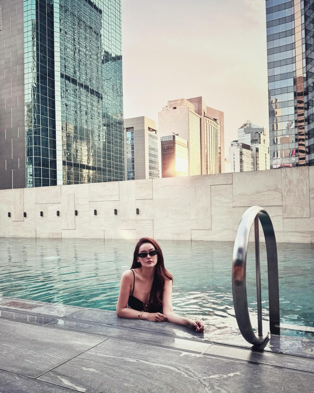 朱韻韻日前在IG貼出多張性感水着照，寫道「Hello Summer」。