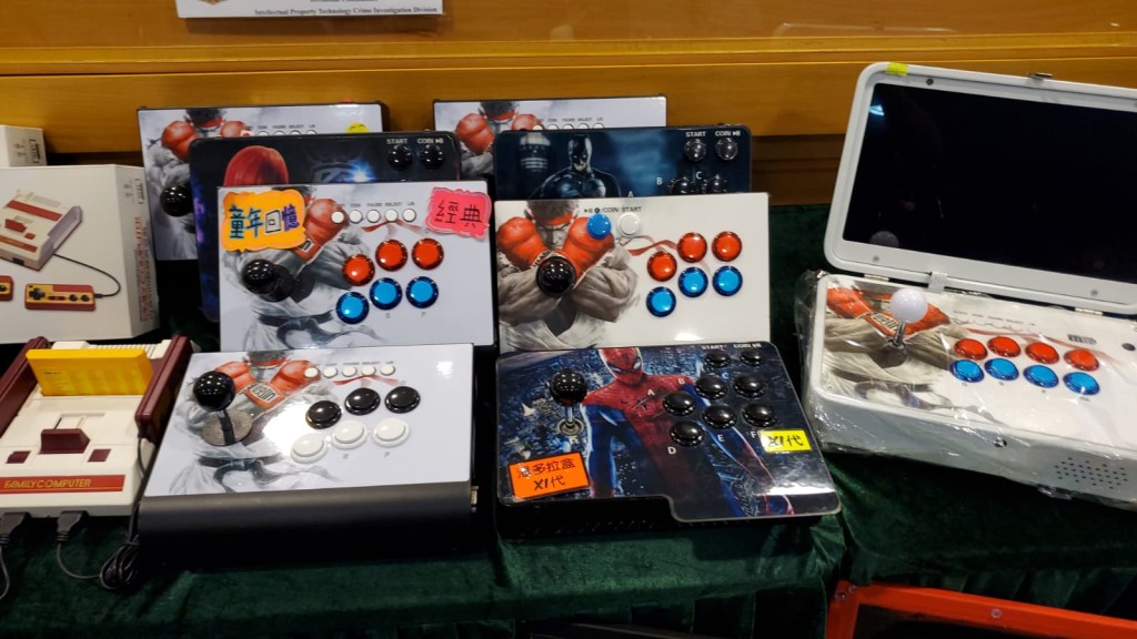 行動中檢獲共173套懷疑侵權的電子遊戲機套裝。