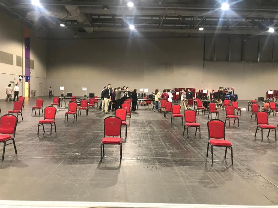 兩個檢測中心均設有指定等候區和個別人士獨立等候位置。 醫院管理局FB圖