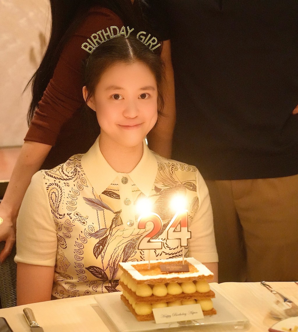 劉秀盈昨日(19日)在IG分享慶祝24歲的照片。 劉秀盈昨日(19日)在IG分享慶祝24歲的照片。