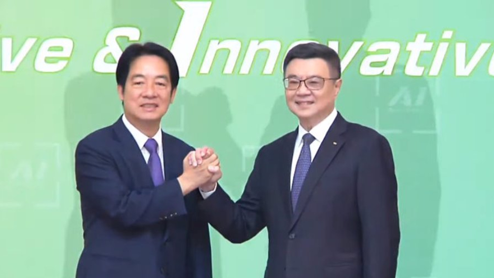 台灣民進黨前主席卓榮泰（右）將接掌行政院。 中時