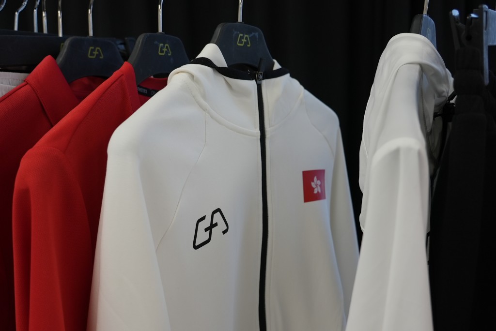 GA亦为港队运动员设计战衣和训练套装，望能助他们突破极限发挥水准。