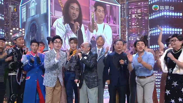 而當眾人齊齊叫他試咪時,盧海鵬就講:「盧海鵬試咪,扮嘢冇走雞」,然後又哼唱自己版本的《幾許瘋語》,掀起全場高潮! 而當眾人齊齊叫他試咪時,盧海鵬就講:「盧海鵬試咪,扮嘢冇走雞」,然後又哼唱自己版本的《幾許瘋語》,掀起全場高潮!