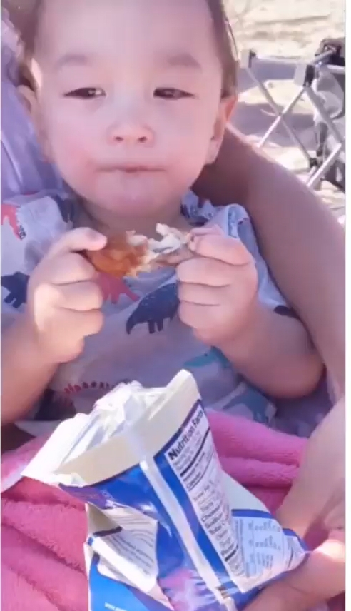 Jessica C.囝囝大得好快,由細到大都好似女仔好得意。