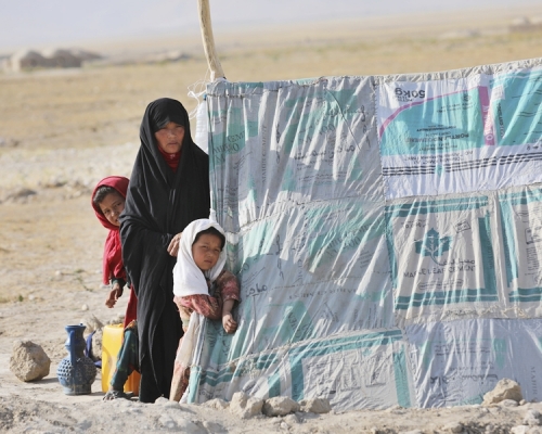 有阿富汗人到難民營棲身。AP圖片
