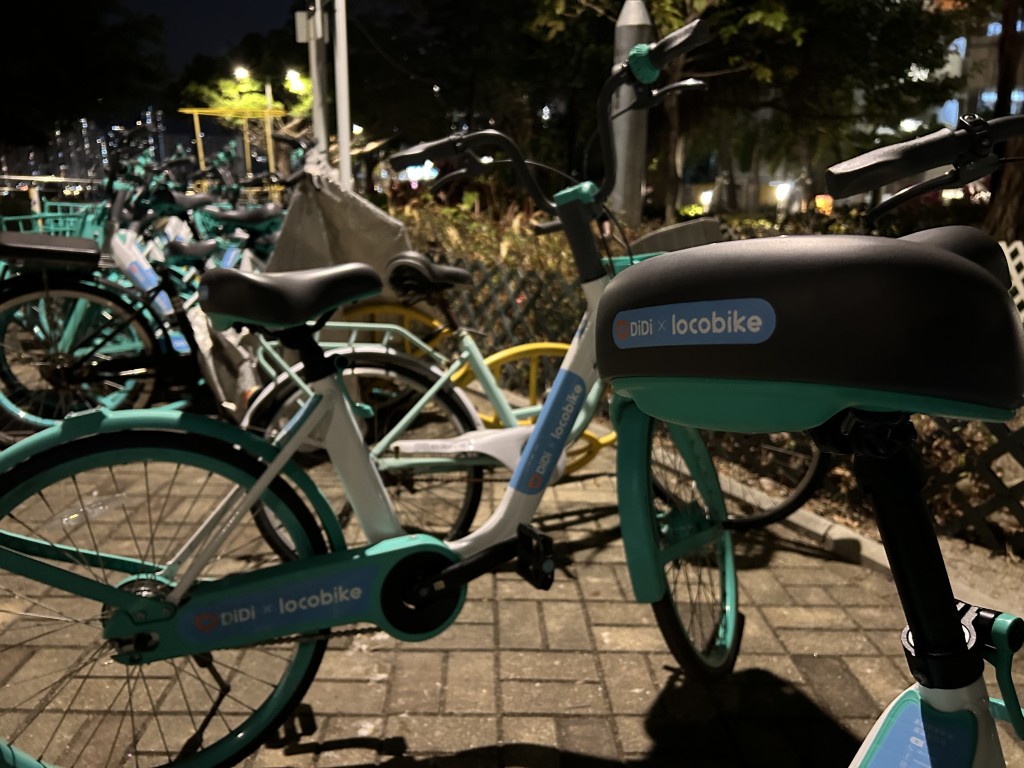 現場有十多輛共享單車。曾志恒攝