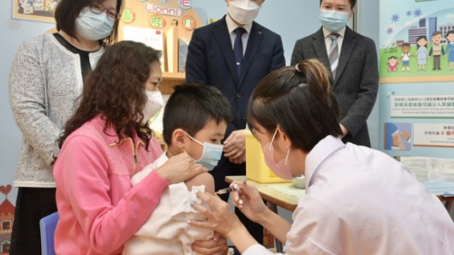 关日华提醒家长及市民要小心预防，要尽快打流感针。资料图片