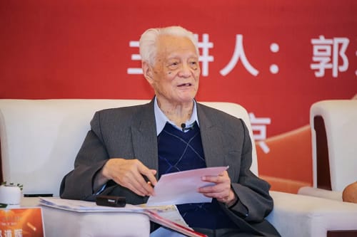 郭道暉是國務院前總理朱鎔基的清華大學同窗、摯友。 郭道暉是國務院前總理朱鎔基的清華大學同窗、摯友。