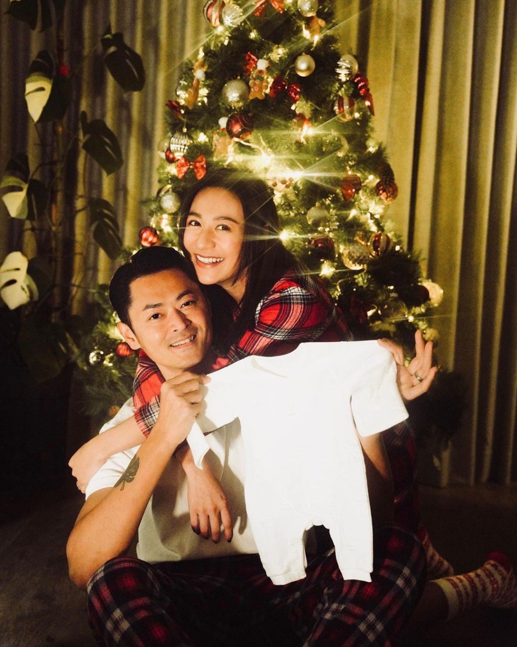 江若琳與老公蕭唯展在2022年聖誕節前夕宣佈懷孕。