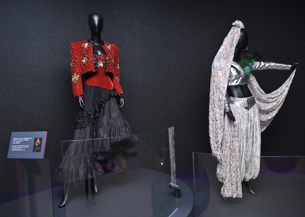 展覽展出梅艷芳的經典舞台服飾。政府新聞處圖片